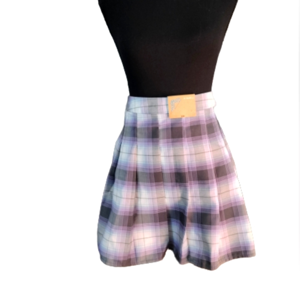 NWT Thereabouts plaid skirt. XL.